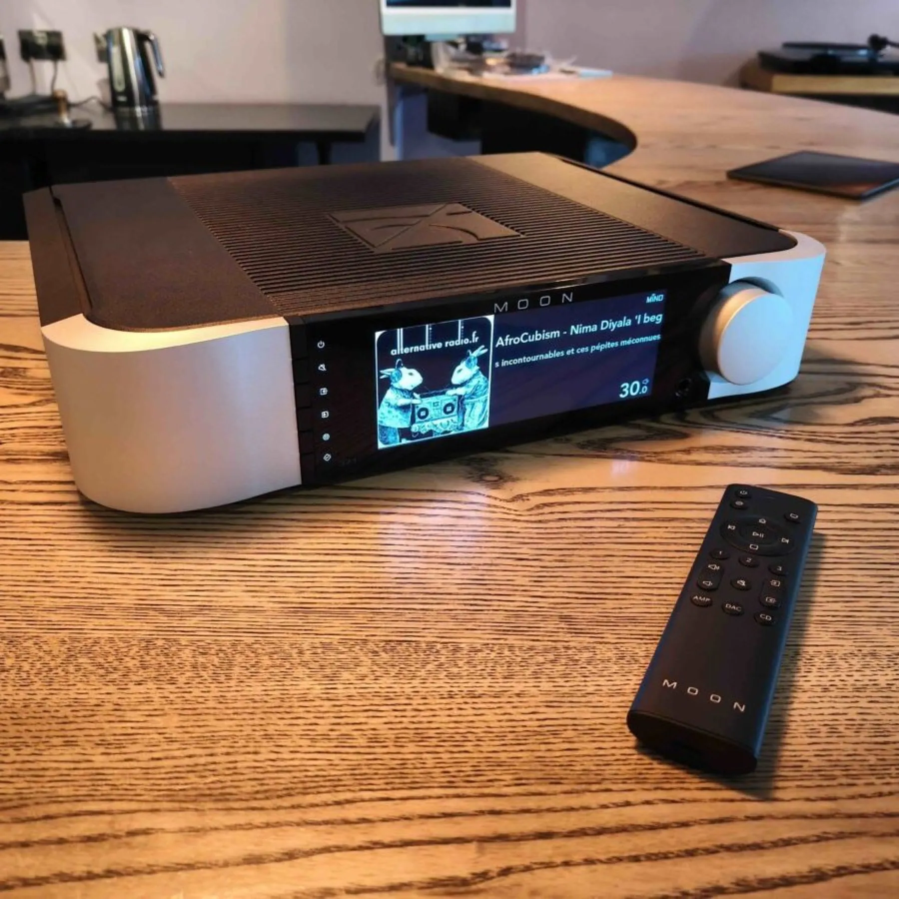 Amplificateur-streamer Moon 371.